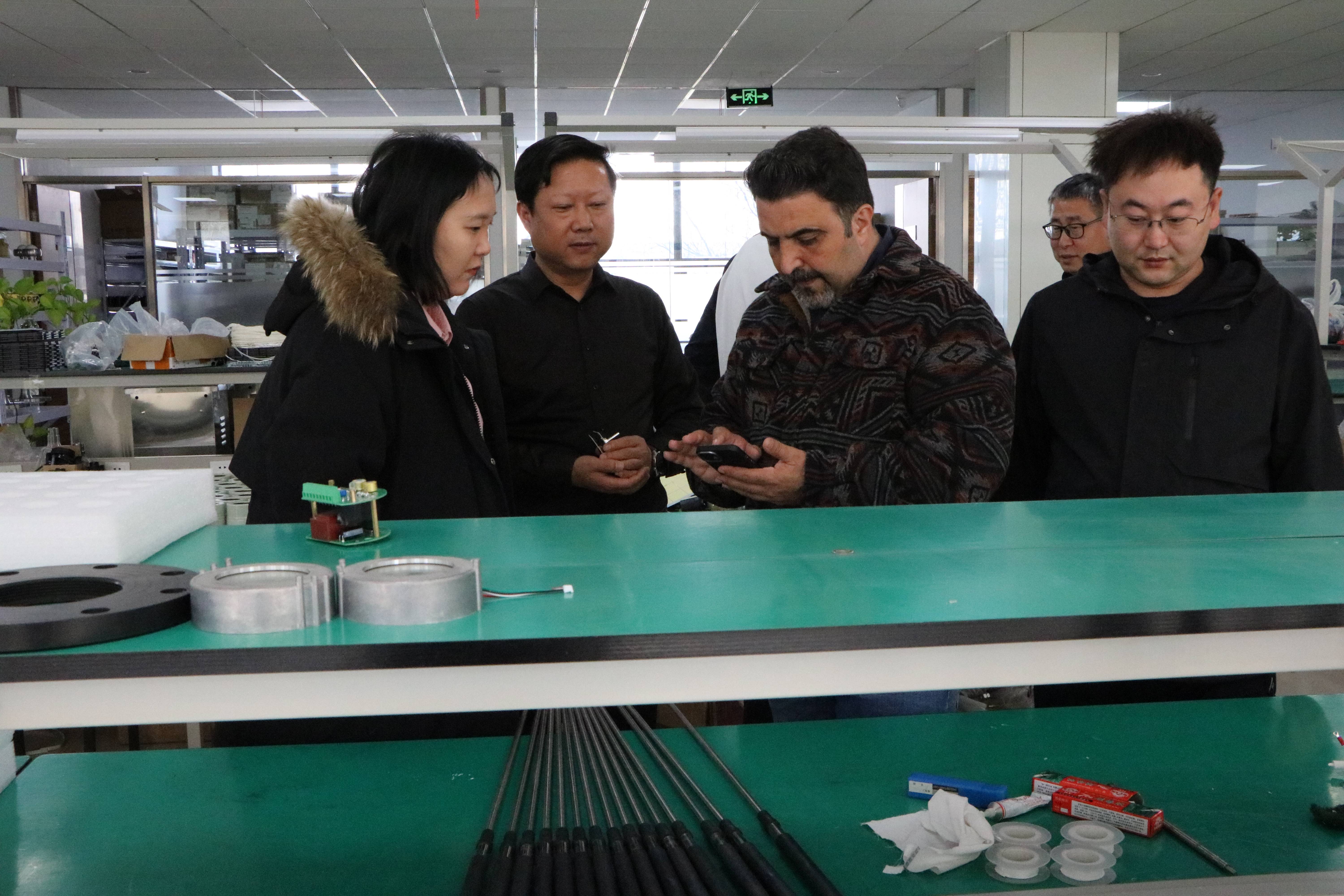 伊朗客戶到訪精誠瑞博，深入探討80G調頻雷達物位計及其他產品合作